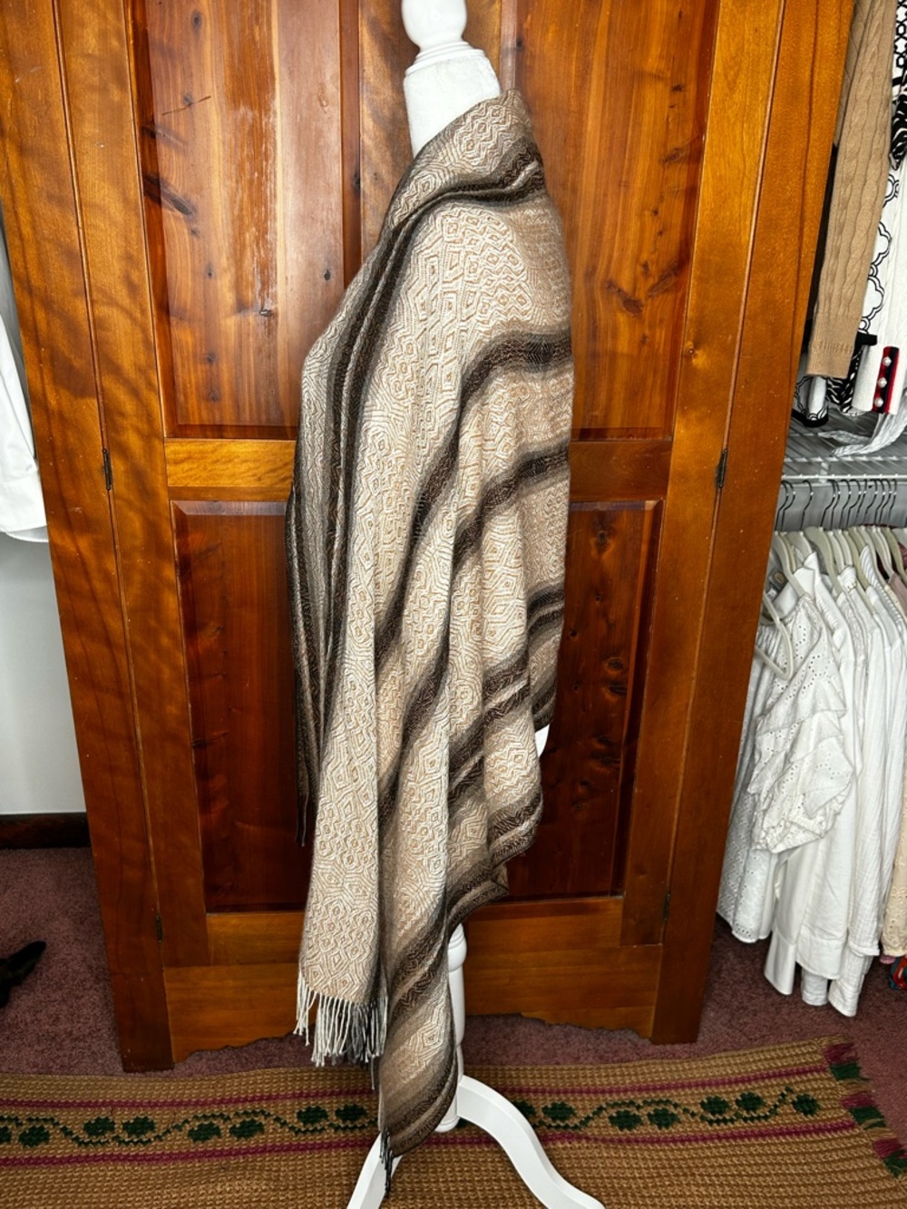 Peruvian 100% Baby Alpaca Oversized Shawl Wrap Scarf Soft Fringe Pashmina Style - Picture 7 of 15